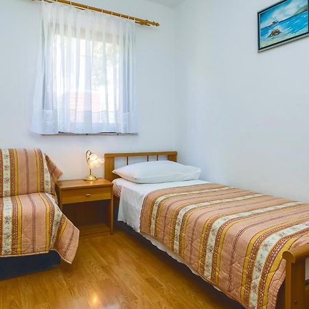 Cozy Apartment In Lokva Rogoznica With Wifi Exteriör bild