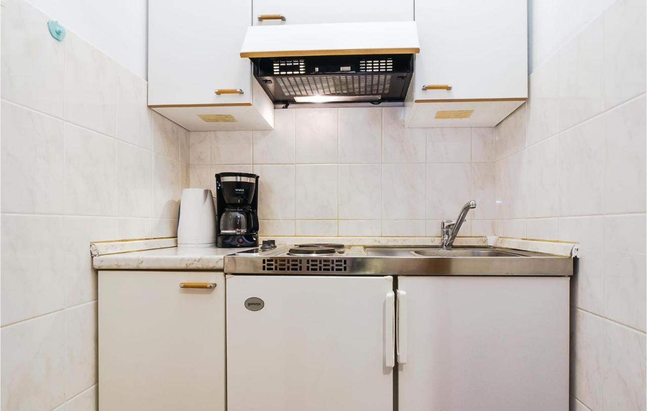 Cozy Apartment In Lokva Rogoznica With Wifi Exteriör bild