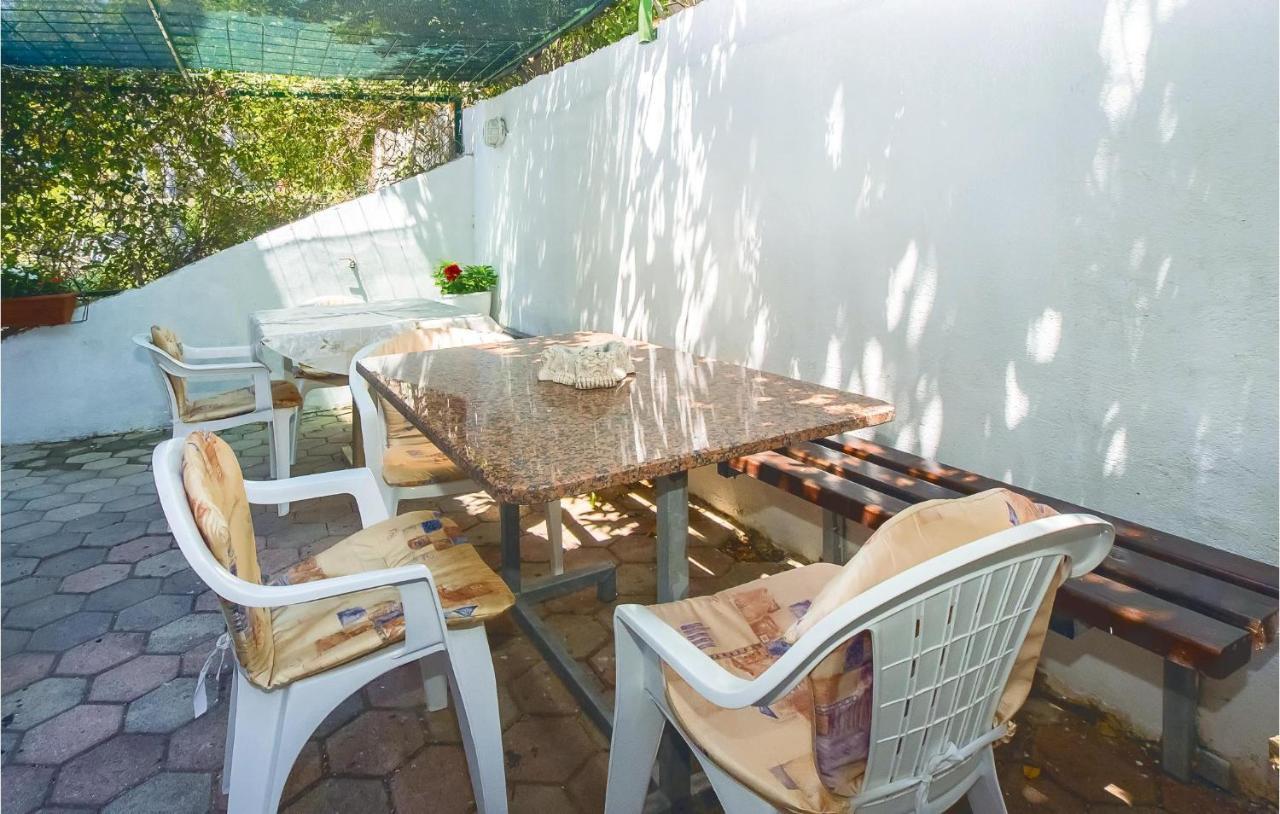 Cozy Apartment In Lokva Rogoznica With Wifi Exteriör bild