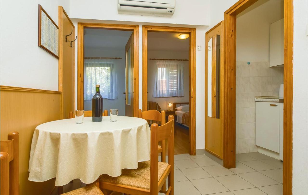 Cozy Apartment In Lokva Rogoznica With Wifi Exteriör bild