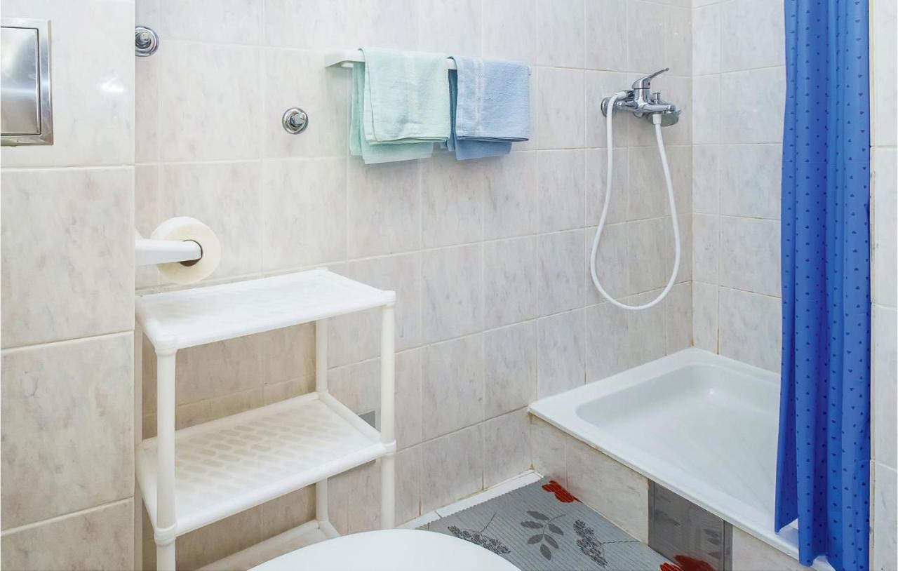 Cozy Apartment In Lokva Rogoznica With Wifi Exteriör bild